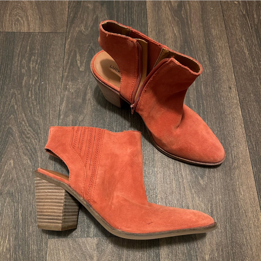 💅🏽Rust burnt orange open heel almond suede booties